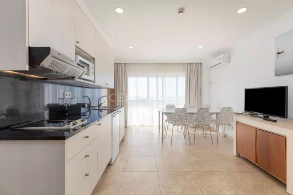 Cozy Apartment With Seaview 300M From The Beach Portimão Zewnętrze zdjęcie